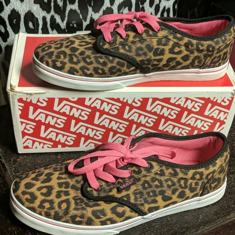 Cheetah van sneakers